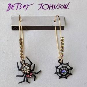 NWT Betsey Johnson Spider and Web Drop Earrings